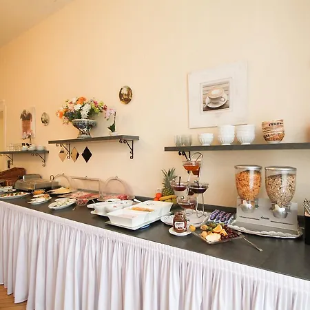 Margrit Πανσιόν Βερολίνο